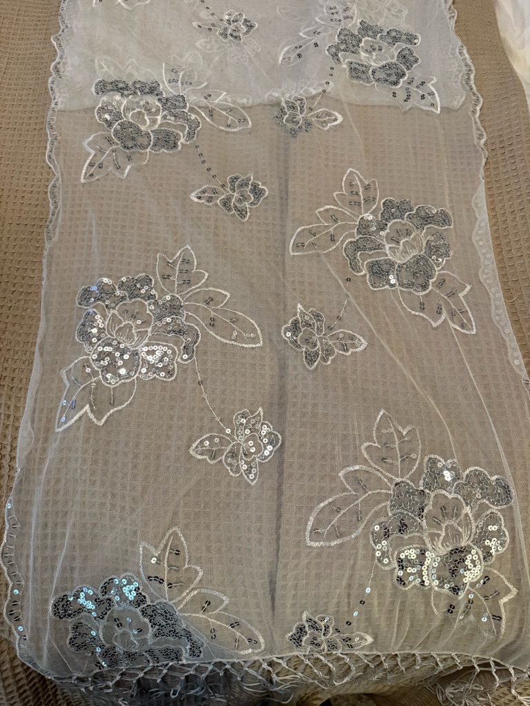 Sequined Floral Lace Wrap Scarf - Silver White